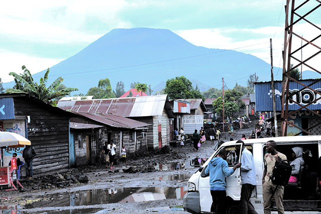 Volcan_Nyiragongo. Dgmuham, CC BY-SA 3.0, https://creativecommons.org/licenses/by-sa/3.0, via Wikimedia Commons